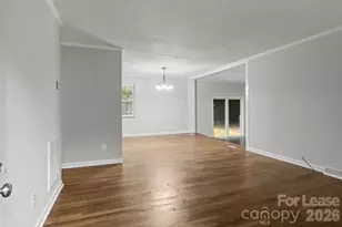 5300 Hickory Ln, Charlotte, NC 28216 - Photo 7