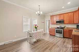 318 E Pressley Ave, Mooresville, NC 28115 - Photo 9