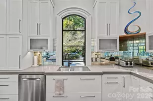 727 Colville Rd, Charlotte, NC 28207 - Photo 17