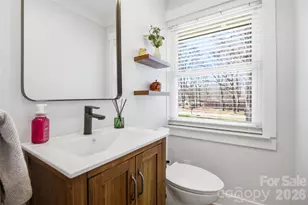 300 Forest Park Rd, Matthews, NC 28104 - Photo 33