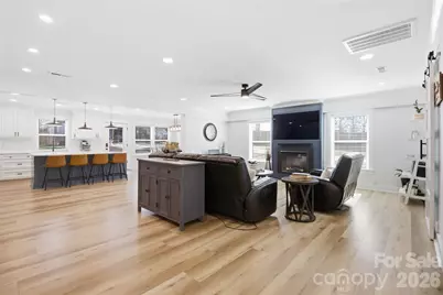 300 Forest Park Road, Matthews, NC 28104 - Photo 7