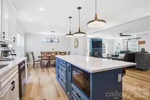 300 Forest Park Rd, Matthews, NC 28104 - Photo 19