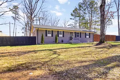 300 Forest Park Road, Matthews, NC 28104 - Photo 3