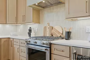 433 W Peterson Dr, Charlotte, NC 28217 - Photo 9