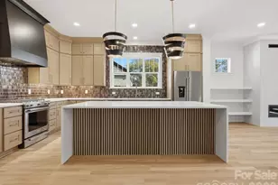 431 W Peterson Dr, Charlotte, NC 28217 - Photo 3