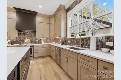 431 W Peterson Drive, Charlotte, NC 28203 - Photo 3