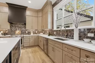 431 W Peterson Dr, Charlotte, NC 28203 - Photo 3