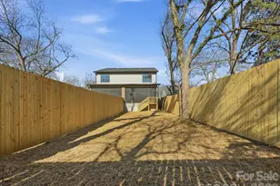 431 W Peterson Dr, Charlotte, NC 28203 - Photo 43