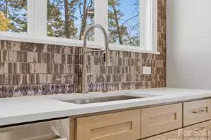 431 W Peterson Dr, Charlotte, NC 28217 - Photo 11