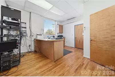 729 1st Avenue SW, Hickory, NC 28602 - Photo 23