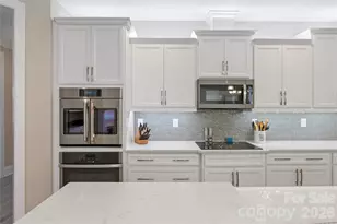 5827 Cheerful Ln, Charlotte, NC 28215 - Photo 15