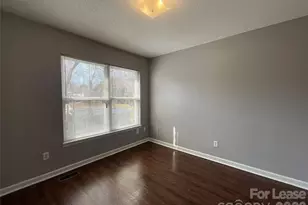 1520 N Main Ave, Newton, NC 28658 - Photo 9