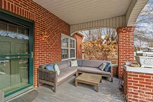 506 W Main St, Burnsville, NC 28714 - Photo 5