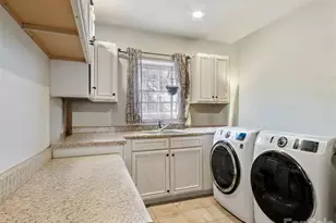 506 W Main St, Burnsville, NC 28714 - Photo 15