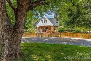 506 W Main St, Burnsville, NC 28714 - Photo 1