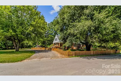 506 W Main Street, Burnsville, NC 28714 - Photo 9