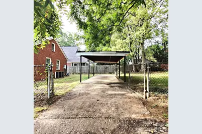 1239 E Worthington Avenue, Charlotte, NC 28203 - Photo 25