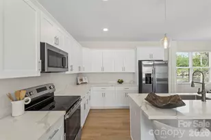 2100 Bombay Wy, Charlotte, NC 28208 - Photo 7