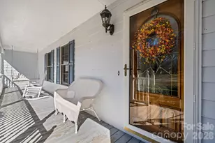 3956 Den Dr, Hickory, NC 28602 - Photo 3