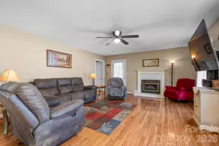 3956 Den Dr, Hickory, NC 28602 - Photo 5