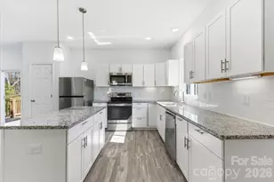 229 Deerfield Dr, Mount Holly, NC 28120 - Photo 9