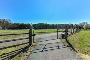 4566 Little Mountain Rd, Catawba, NC 28609 - Photo 9