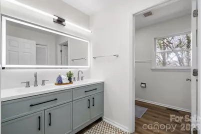 196 25th Street NW, Hickory, NC 28601 - Photo 9