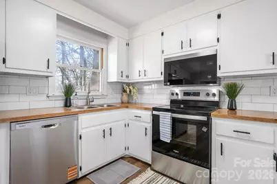 196 25th Street NW, Hickory, NC 28601 - Photo 5