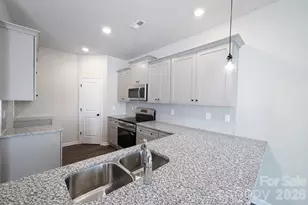 4733 Muskogee Dr, Charlotte, NC 28227 - Photo 5