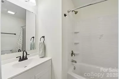 201 N Davis Avenue, Newton, NC 28658 - Photo 9