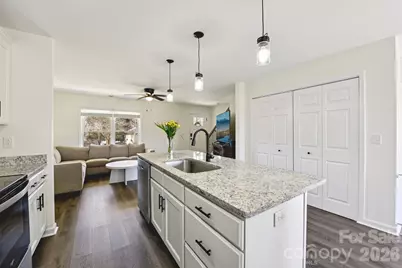 201 N Davis Avenue, Newton, NC 28658 - Photo 7