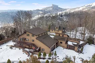 301 Highland Cir, Sugar Mountain, NC 28604 - Photo 1