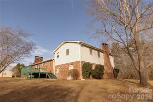 607 Edgewater Dr, Gaffney, SC 29340 - Photo 3