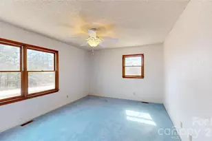 607 Edgewater Dr, Gaffney, SC 29340 - Photo 11