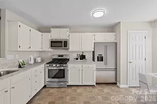 833 Brattleboro Ct, Charlotte, NC 28217 - Photo 13