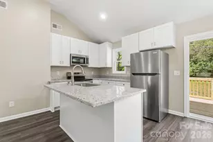 624 Northway Dr, Charlotte, NC 28208 - Photo 9