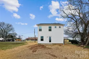 520 Bond St, Statesville, NC 28677 - Photo 5