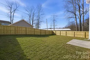 935 Wallace St, Statesville, NC 28677 - Photo 33