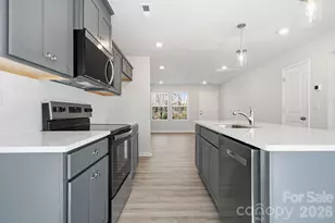 935 Wallace St, Statesville, NC 28677 - Photo 13