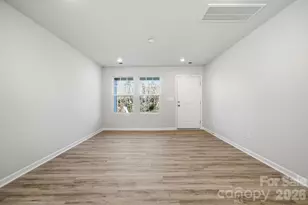 935 Wallace St, Statesville, NC 28677 - Photo 7