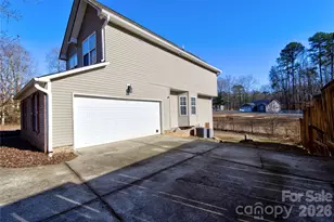 115 Park Vista Dr, Troutman, NC 28166 - Photo 5