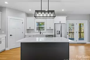 177 Shadow Run Rd, Hendersonville, NC 28792 - Photo 15