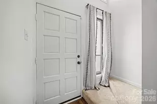 7911 Charter Oak Ln, Charlotte, NC 28226 - Photo 5