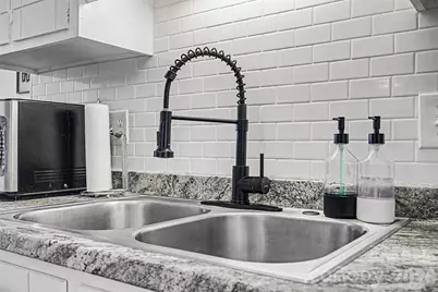 7911 Charter Oak Lane, Charlotte, NC 28226 - Photo 11