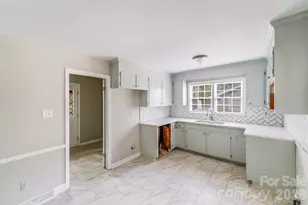 8337 Reedy Creek Rd, Charlotte, NC 28215 - Photo 11