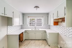 8337 Reedy Creek Rd, Charlotte, NC 28215 - Photo 3