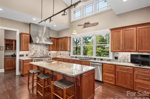 442 Coopers Hawk Dr, Asheville, NC 28803 - Photo 11