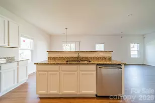 8315 Paw Valley Ln, Charlotte, NC 28214 - Photo 11