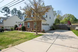 19449 Smith Cir, Cornelius, NC 28031 - Photo 9