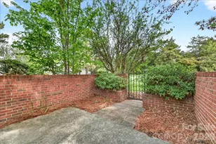 9227 N Vicksburg Park Ct, Charlotte, NC 28210 - Photo 29